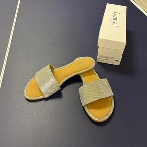 NWOT Lurnyet silver Women's Slide Sandals